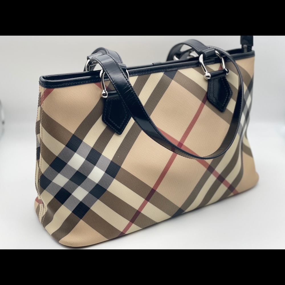 Burberry purse
